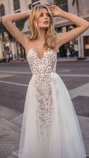 Dress with gorgeous embroidery