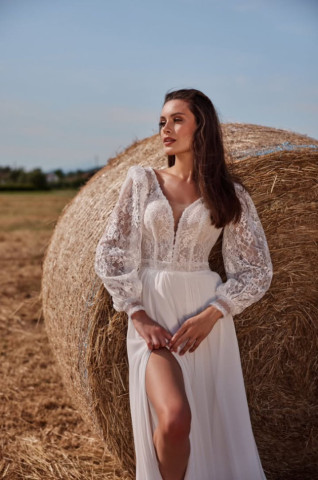 Available in the showroom - you are welcome to come in for a fitting