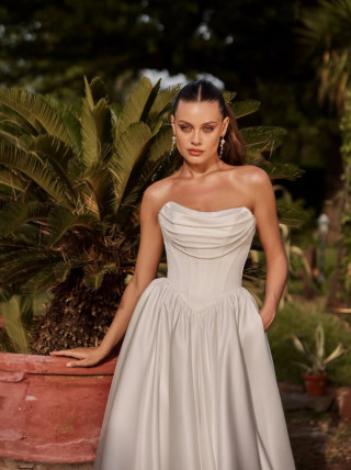 Gloria from the Mari Lill collection