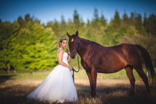Mrs. Adriana chose the Americano wedding dress