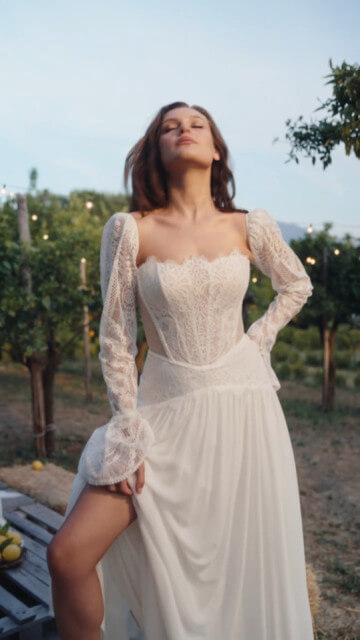 BETSEY Mari Lill Villa D'Amore