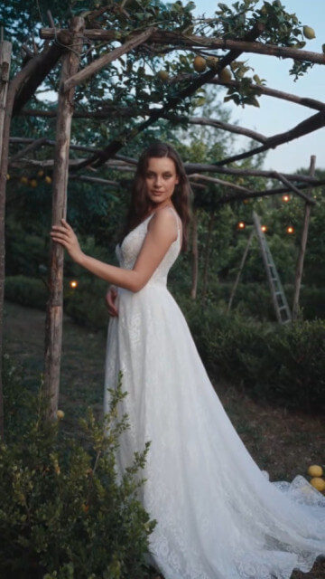 RACHEL Mari Lill Villa D'Amore